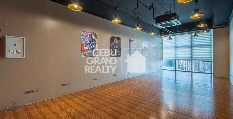 High-End 52 SqM Office with City Views in Latitude Corporate Center