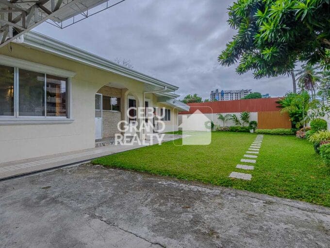 Spacious Bungalow with Garden for Rent in Banilad, Cebu