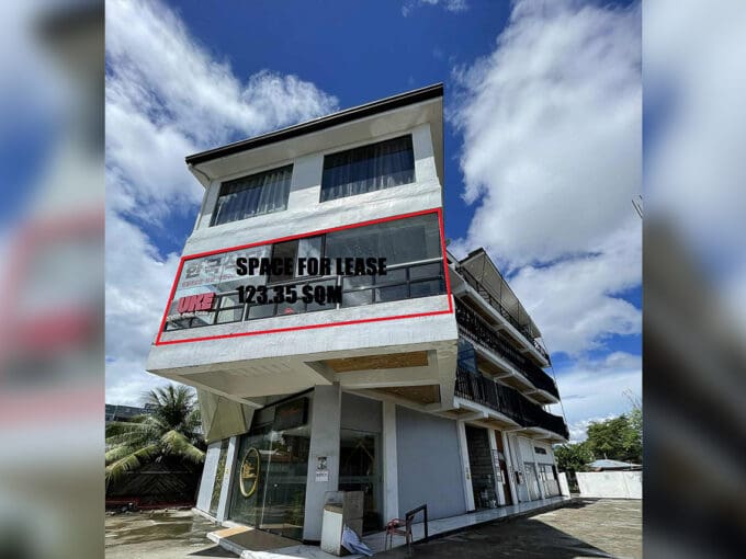 Modern Commercial Space at a Prime Corner in Marigondon