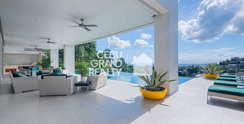 Luxury and Modern Tropical Villa with Infinity Pool in Busay Cebu