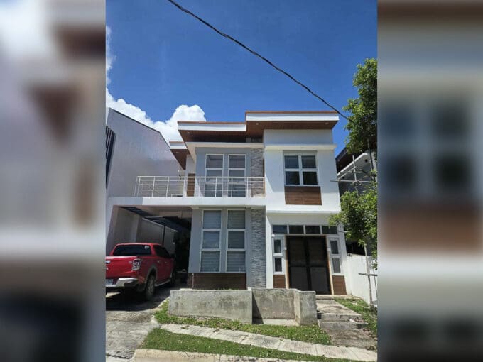 Modern High-Ceiling House for Sale in Consolacion