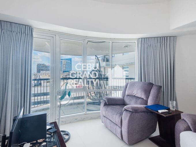 Luxury Condo with Private Balcony at Calyx Centre